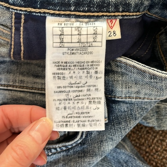 Guess 1981 Skinny Jean with patches - Picture 5 of 11